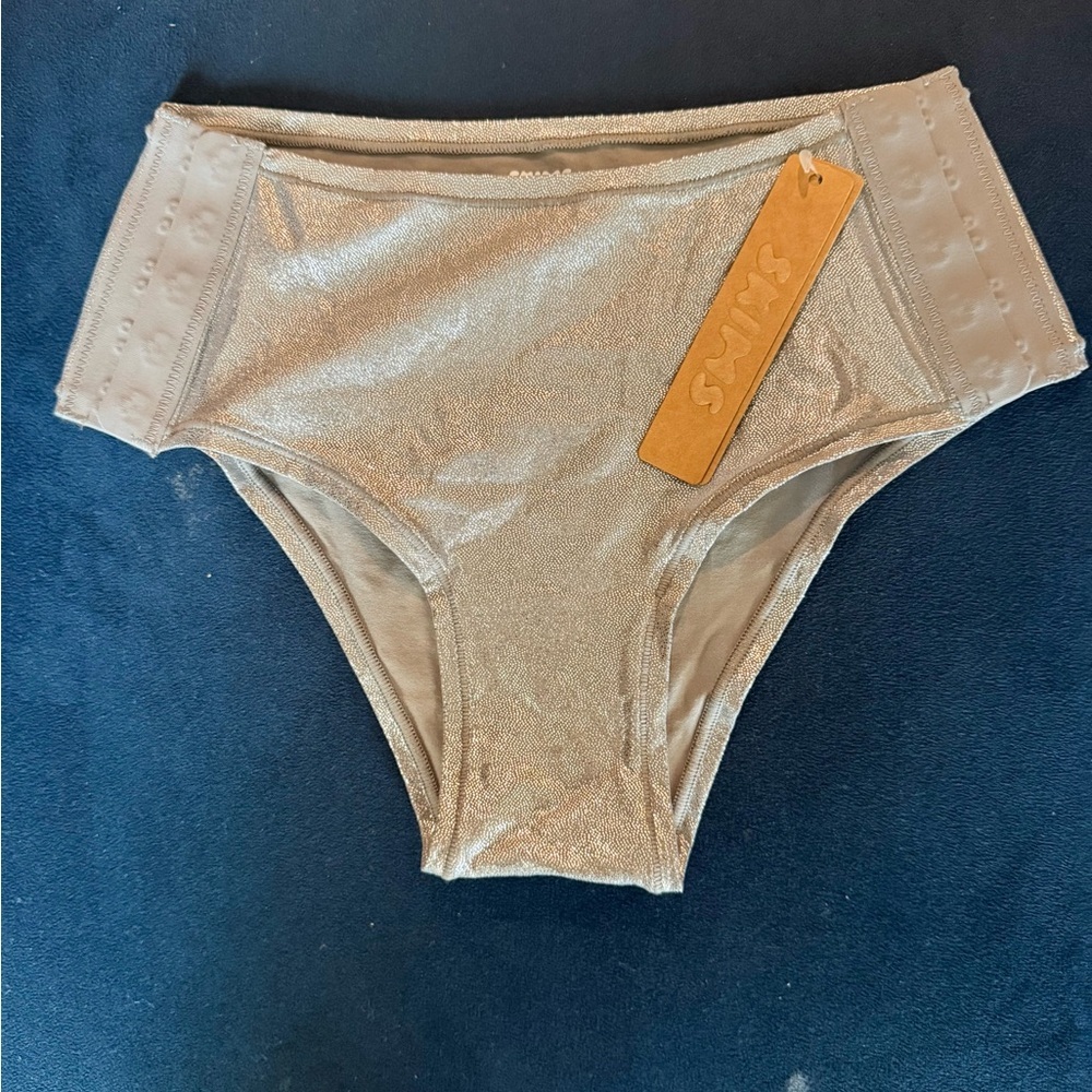 SKIMS Exclusive Edition Hipster Cheeky Panty | Silver | XXS/XS